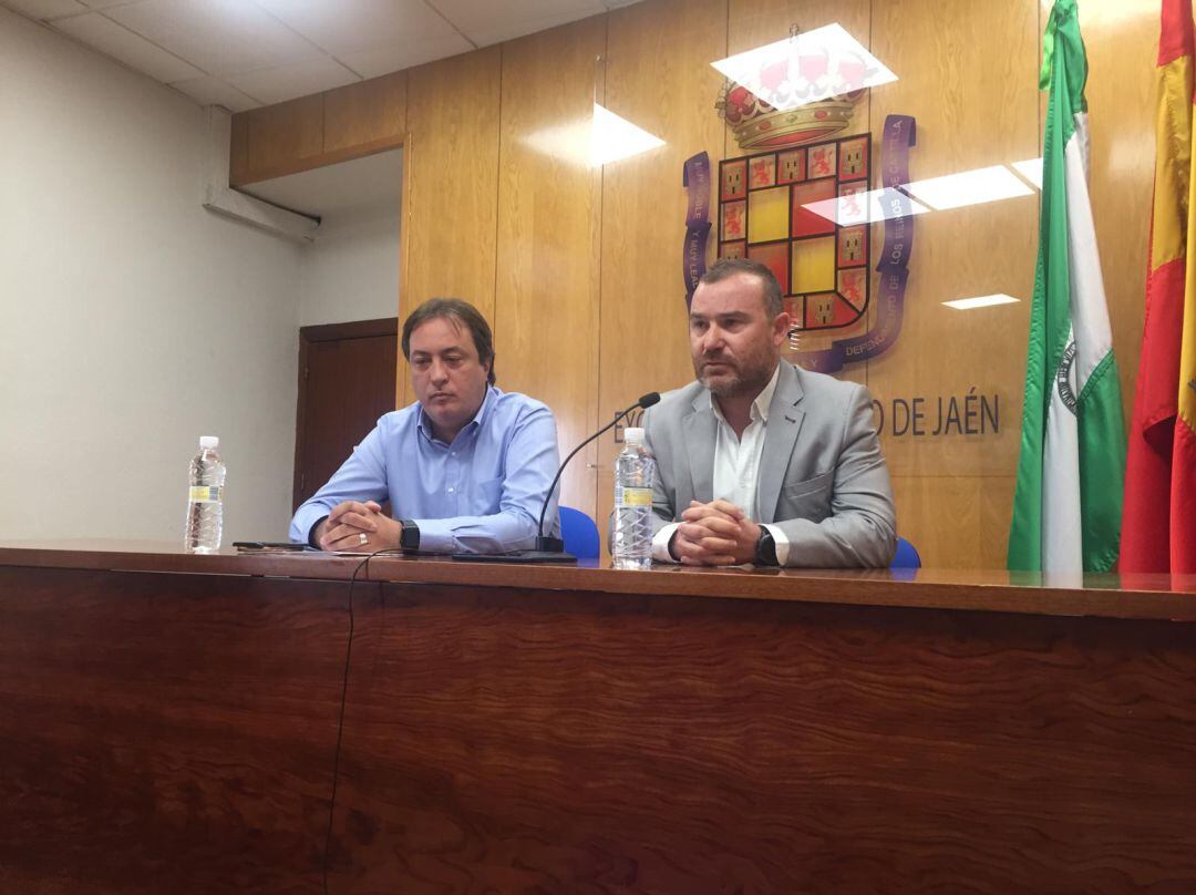 Los concejales José Manuel Higueras y Carlos Alberca.