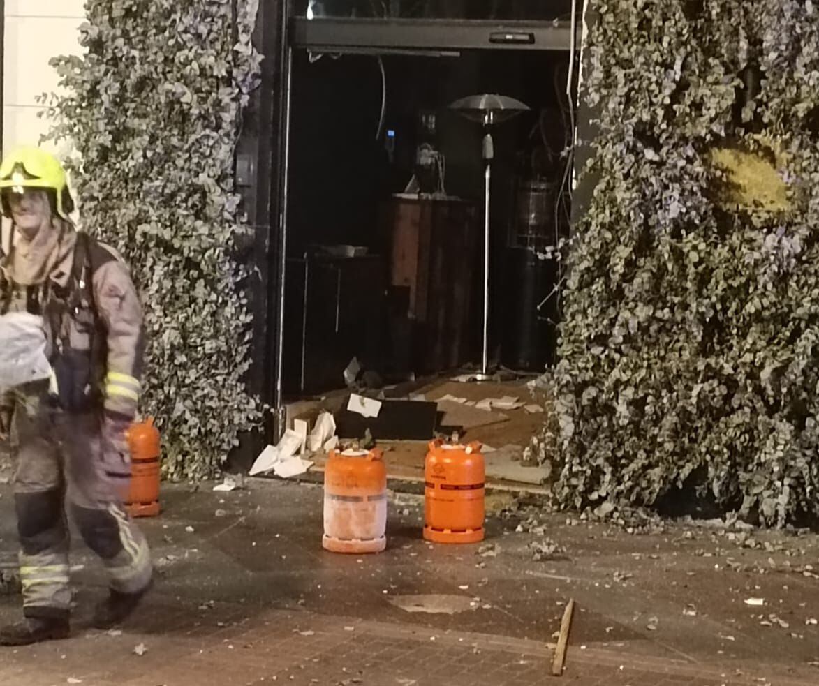 Local en la plaza de Gabriel Miró afectado por la explosión de gas