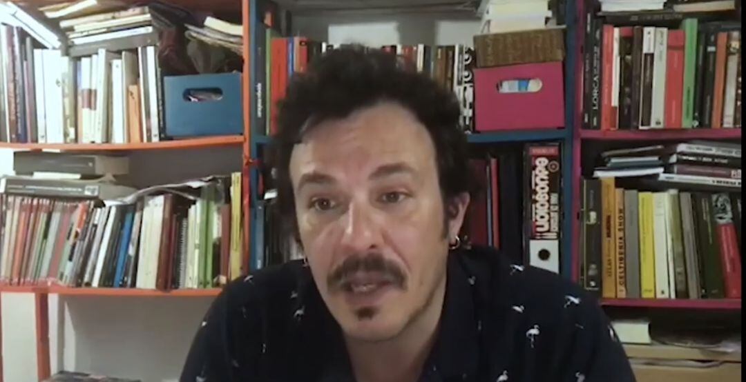 El alcalde de Cádiz, José María González, en una vídeo enviado desde su casa a los vecinos