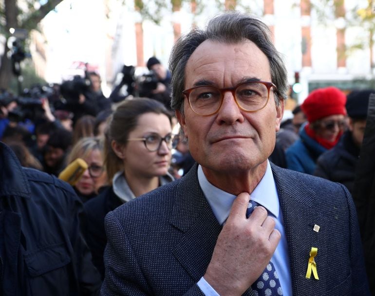 El expresidente de la Generalitat, Artur Mas, el pasado 1 de diciembre a las puertas del Tribunal Supremo donde acudió para pedir la libertad de los exconsejeros en prisión. 