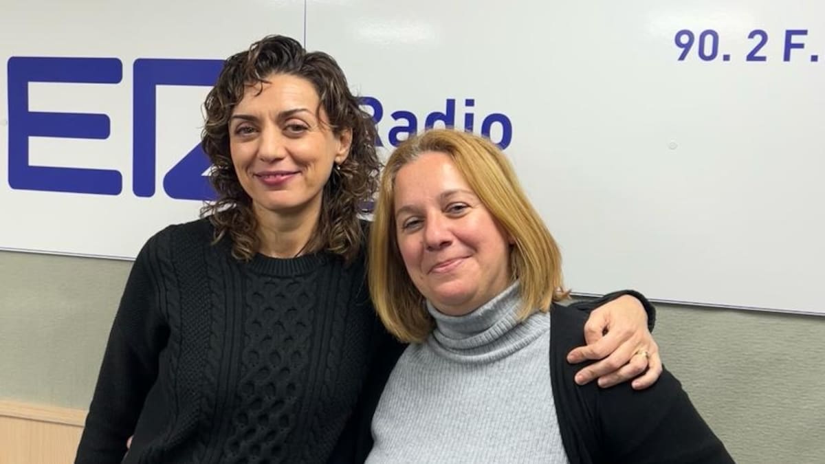 Amaia Ruiz y Fuensanta Cortés, del colegio Santo Domingo Savio de Petrer, sobre el uso que deben darle los niños a los móviles