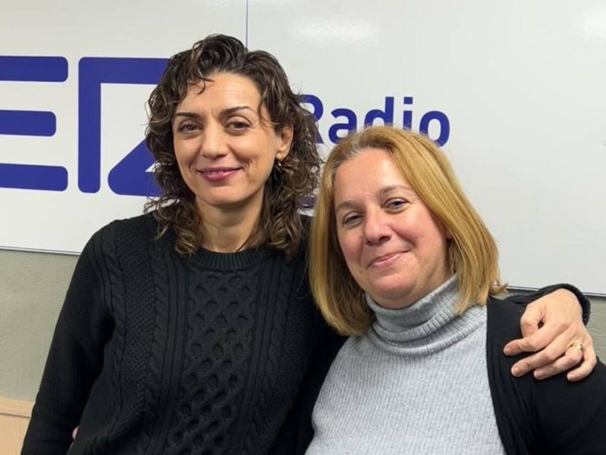 Amaia Ruiz y Fuensanta Cortés, del colegio Santo Domingo Savio de Petrer, sobre los móviles: "Eduquemos a los niños para un uso responsable"