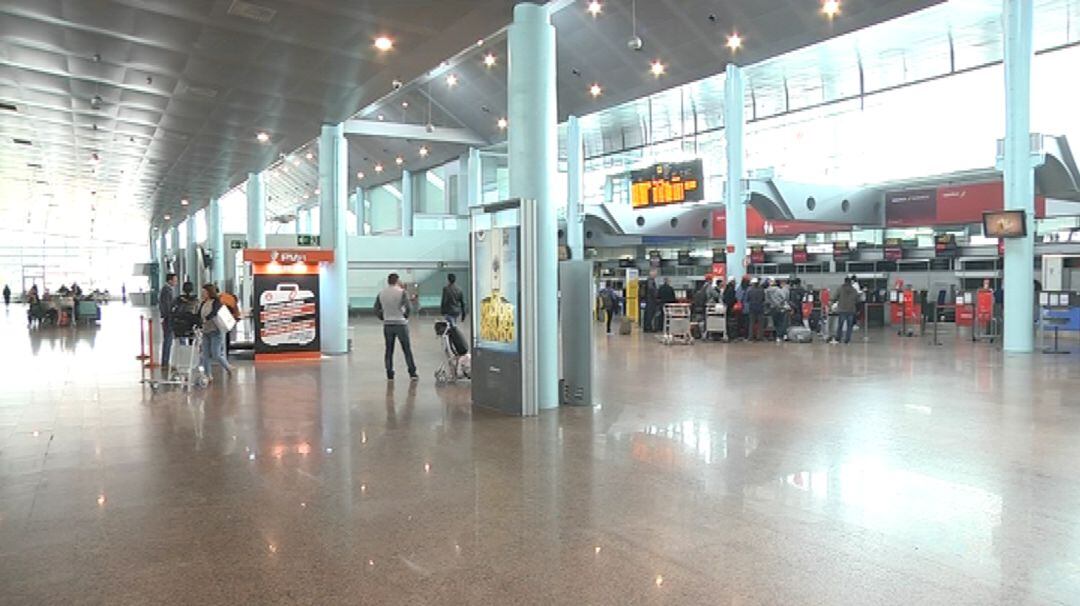 Interior del aeropuerto de Vigo