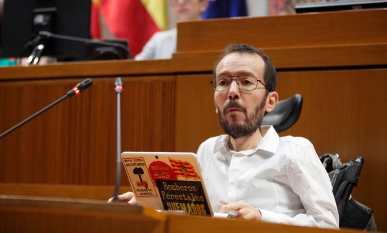 Pablo Echenique durante un pleno en el parlamento aragonés