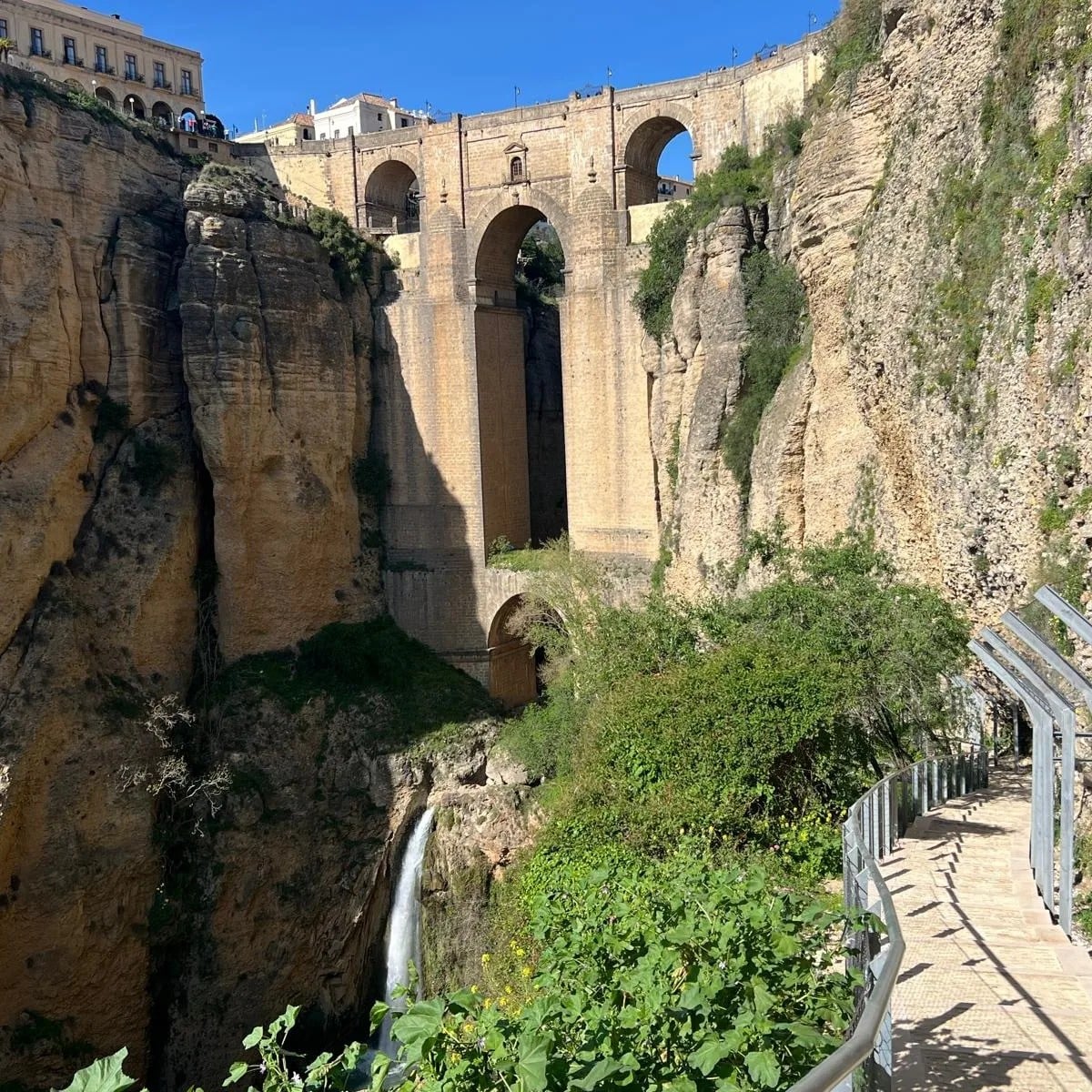 Este jueves se ha inaugurado el nuevo espacio cofinanciado por el ayuntamiento rondeño y la Diputación de Málaga