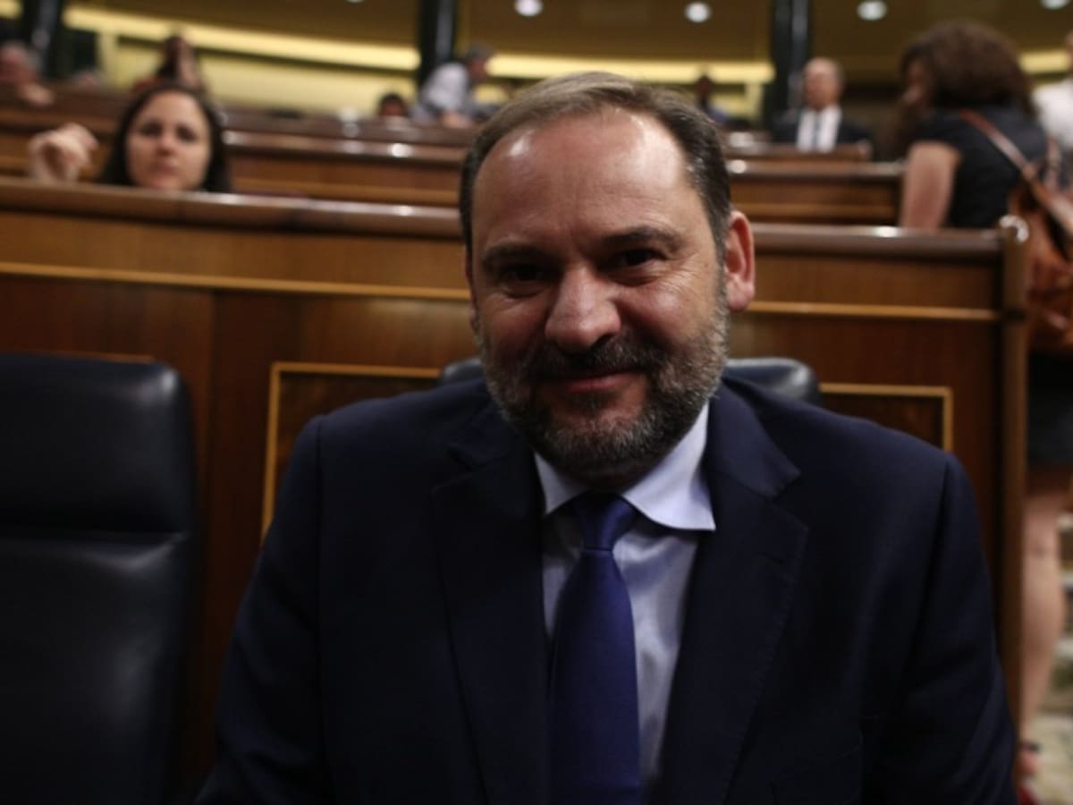 La rebaja del 75% para residentes en los viajes a península tardará 6 meses
