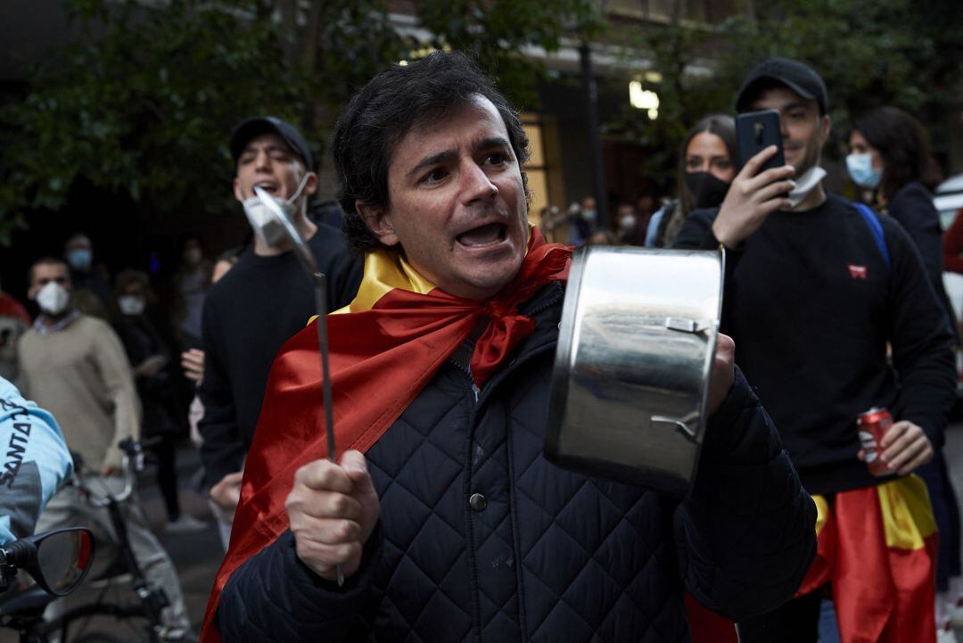 Protestantes en la cacerolada de Núñez de Balboa de este miércoles