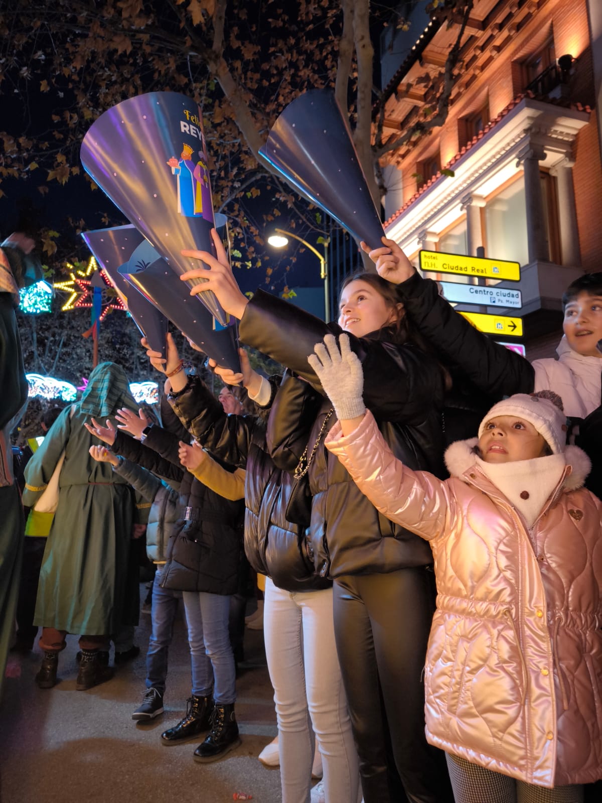 Niños y niñas en la Cabalgata de Reyes en la capital el año pasado