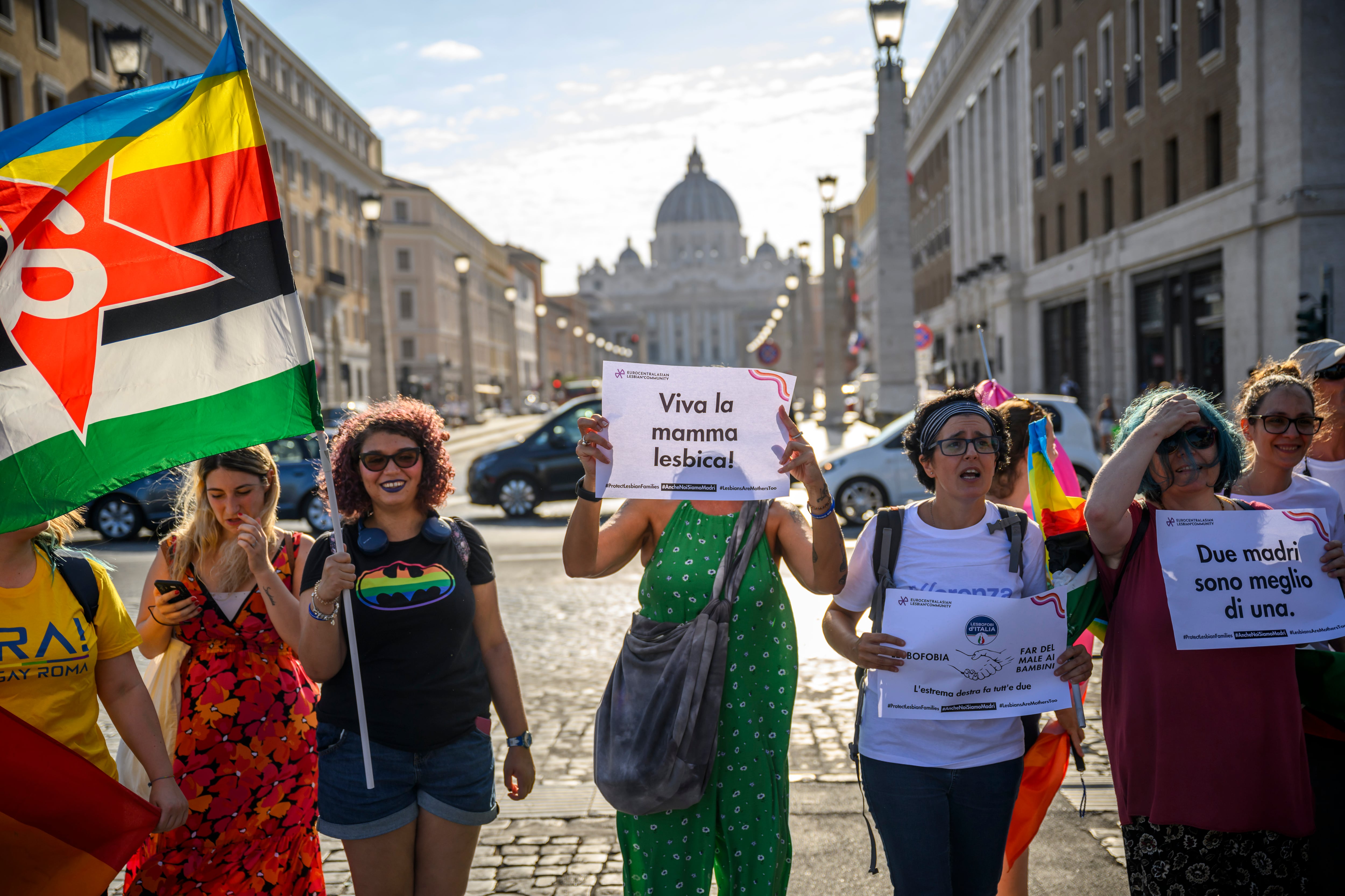 Activistas lesbianas protestan frente al Vaticano el pasado mes de agosto