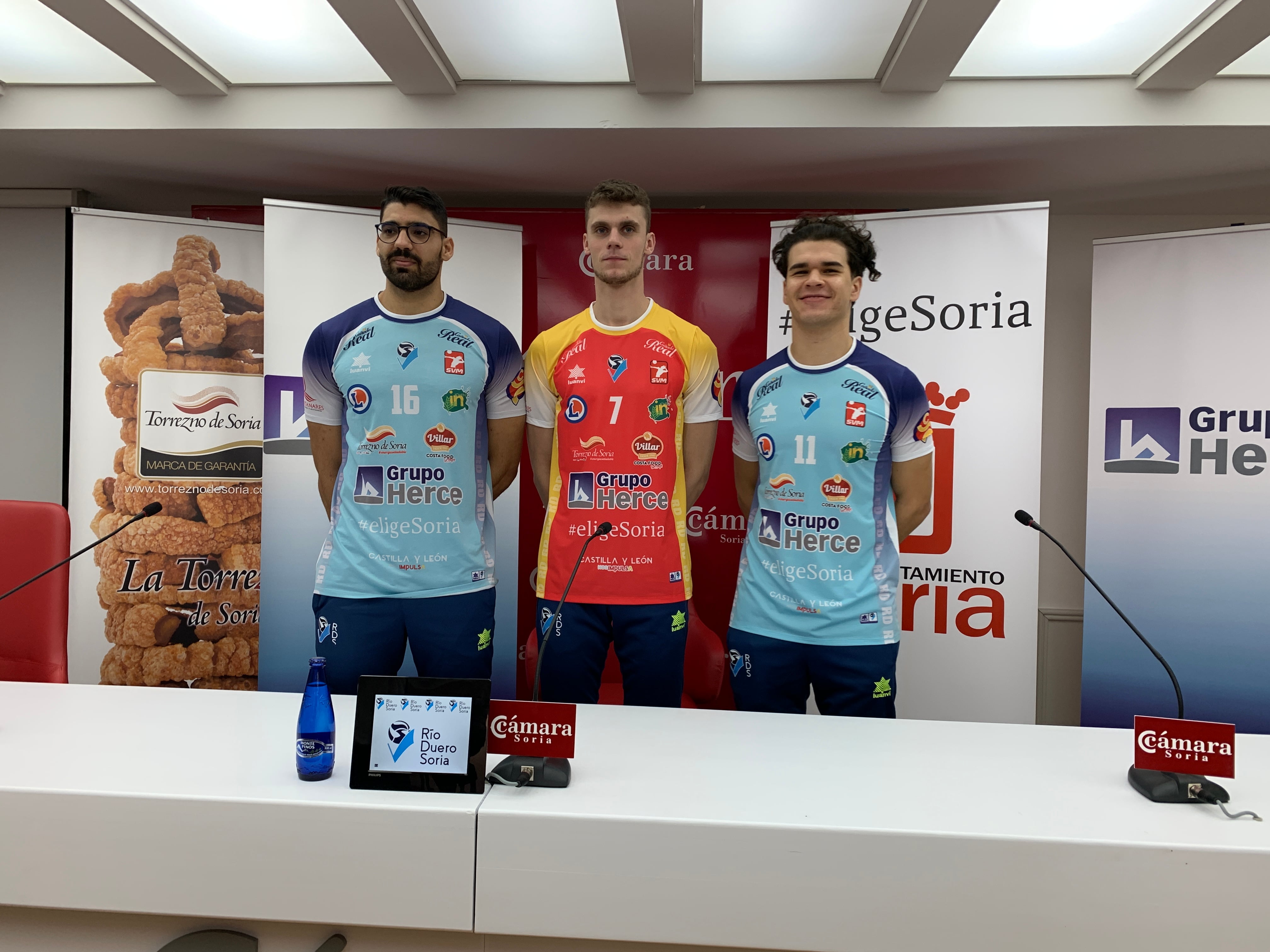 Las nuevas camisetas del Grupo Herce Soria, para la temporada 23-24.