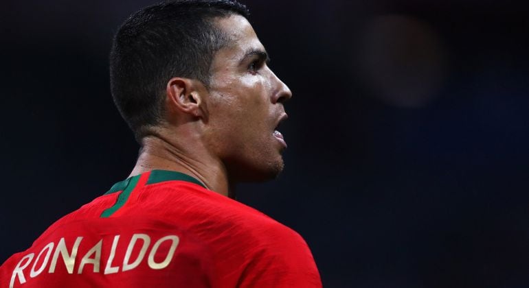 Cristiano Ronaldo, desafiante en lance del partido frente a España en Sochi