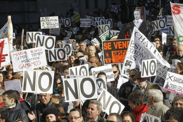 'Marea blanca' contra los recortes en la sanidad pública