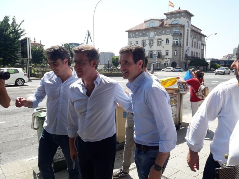 Casado, Feijóo y Diego Calvo, en A Coruña.