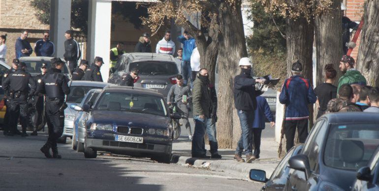 Foto de archivo de una operación de ENDESA y la Policía Nacional contra el fraude eléctrico en el distrito Norte de la ciudad de Granada