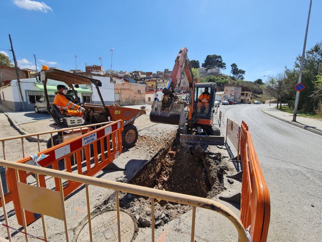 Obras en el Paseo de la Mora de Elda 