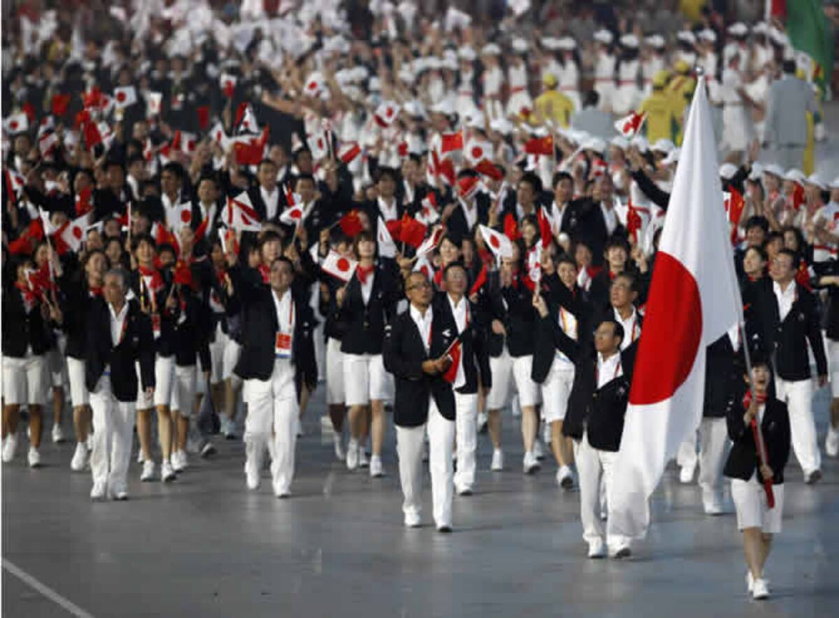 La delegación japonesa desfila por "El Nido'  en la inauguración de los Juegos Olímpicos de Pekín.