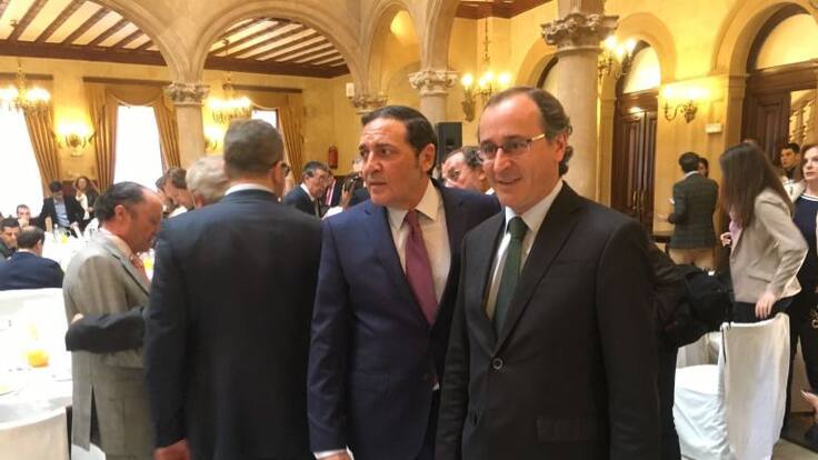 El Ministro de Sanidad anima a tener hijos