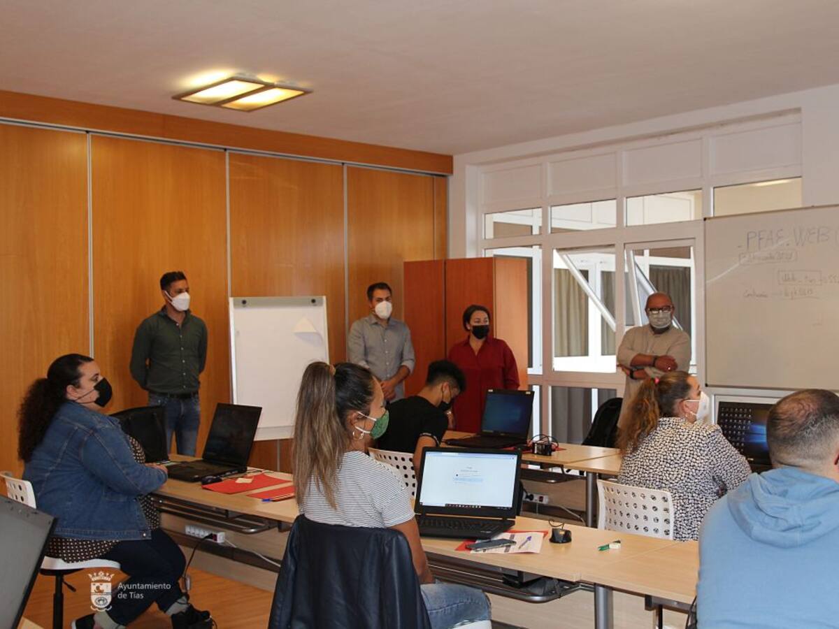 Tías contrata a 40 desempleados para implantar dos planes de formación y empleo de Garantía Juvenil