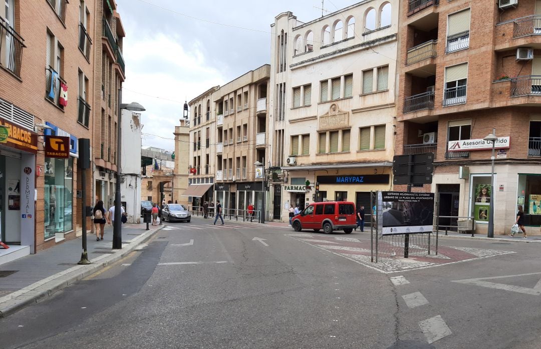 Plaza Ramón y Cajal, que pasará a ser de sentido único hacia la Plaza del Ayuntamiento