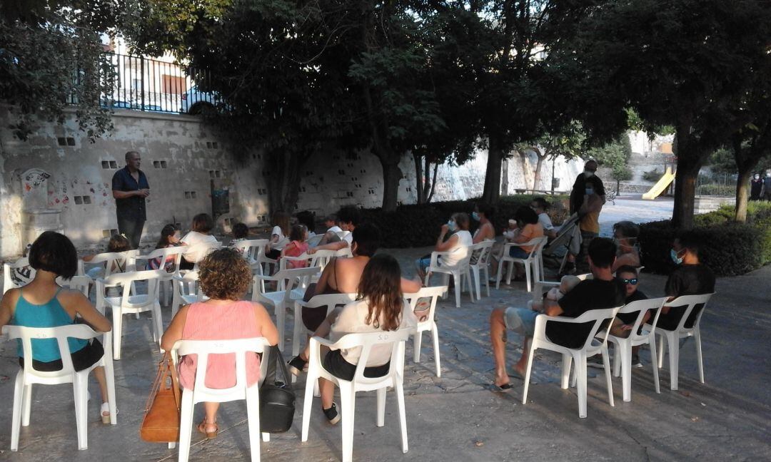 Imagen de archivo de un "contacontes" celebrado el pasado verano en la comarca.