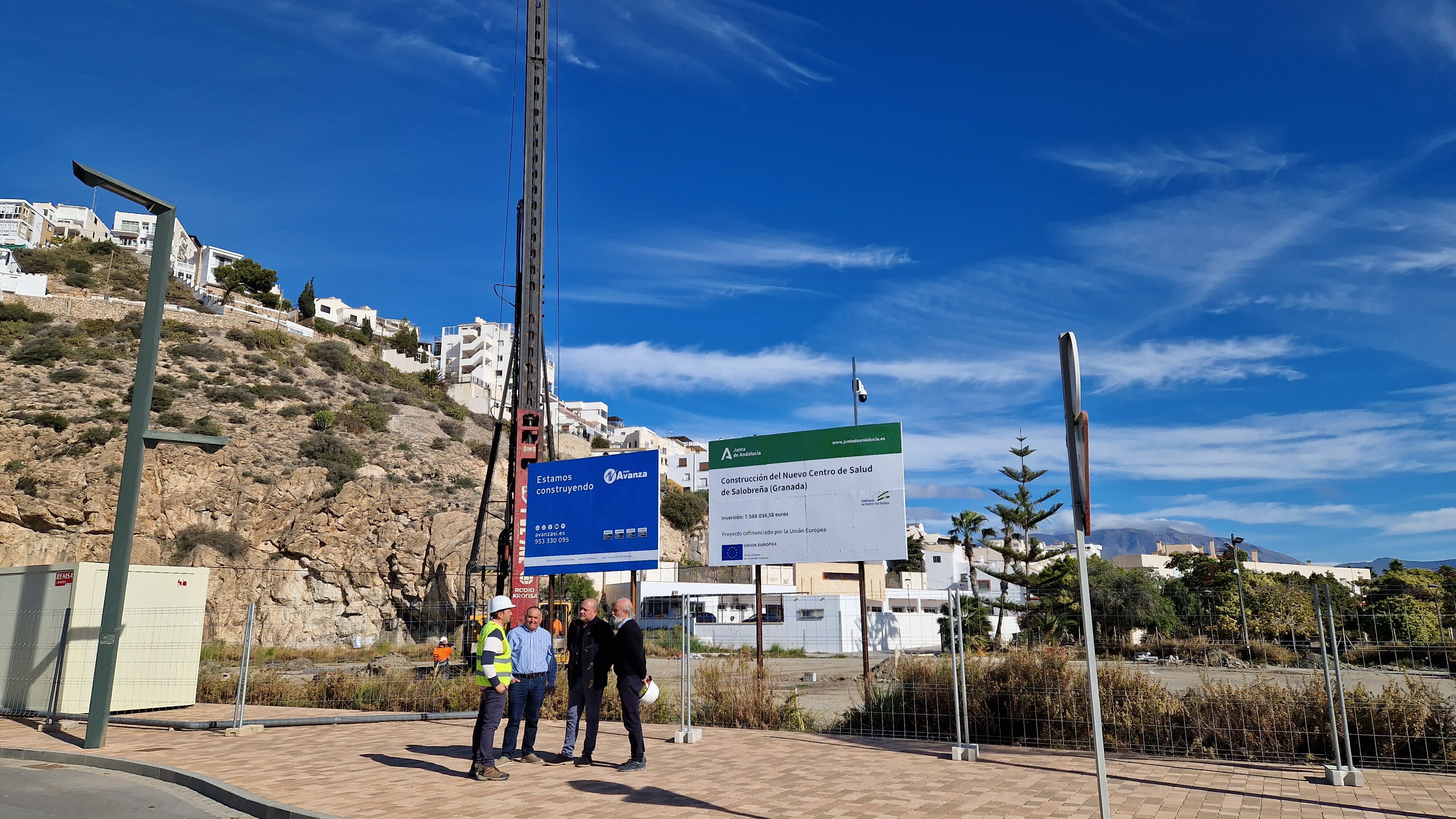 El alcalde de Salobreña, Javier Ortega, visita las obras del nuevo centro de Salud