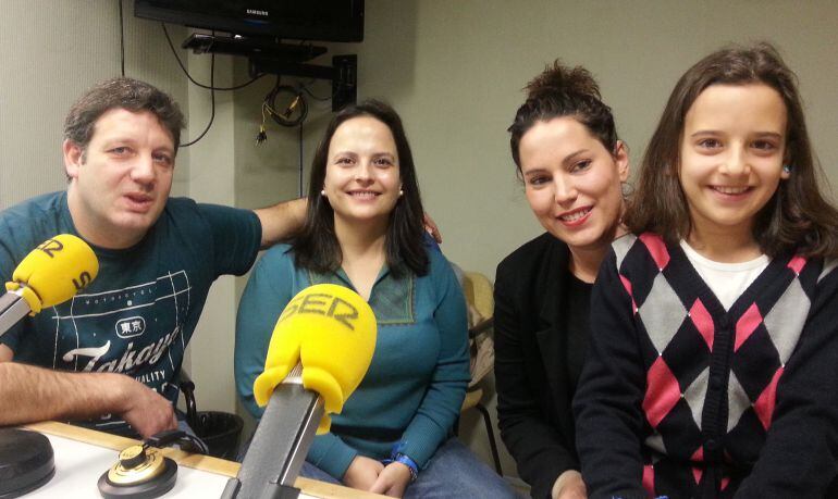 Manuel, Carmen, María y Claudia.