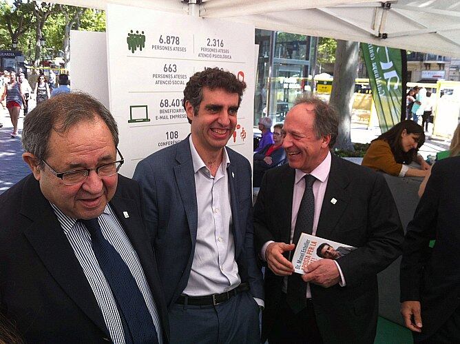 Josep Sánchez de Toledo, oncòleg pediatre a la Vall d'Hebron, Manel Esteller, director d'epigenètica i biologia del càncer a Bellvitge i Pere Gascon, cap d'Oncologia a l'Hospital Clínic