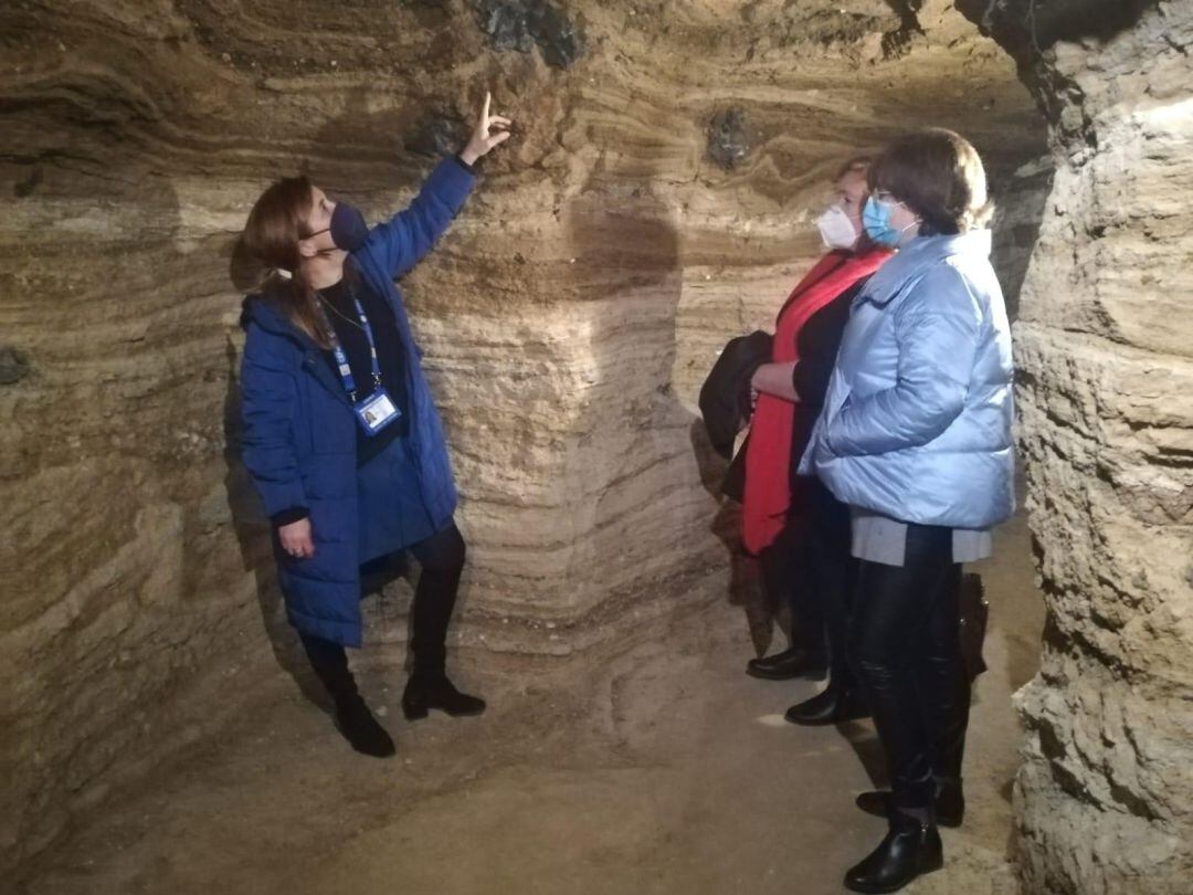 Cristina López de Lerma en una visita a las galerías del Arco del Torreón