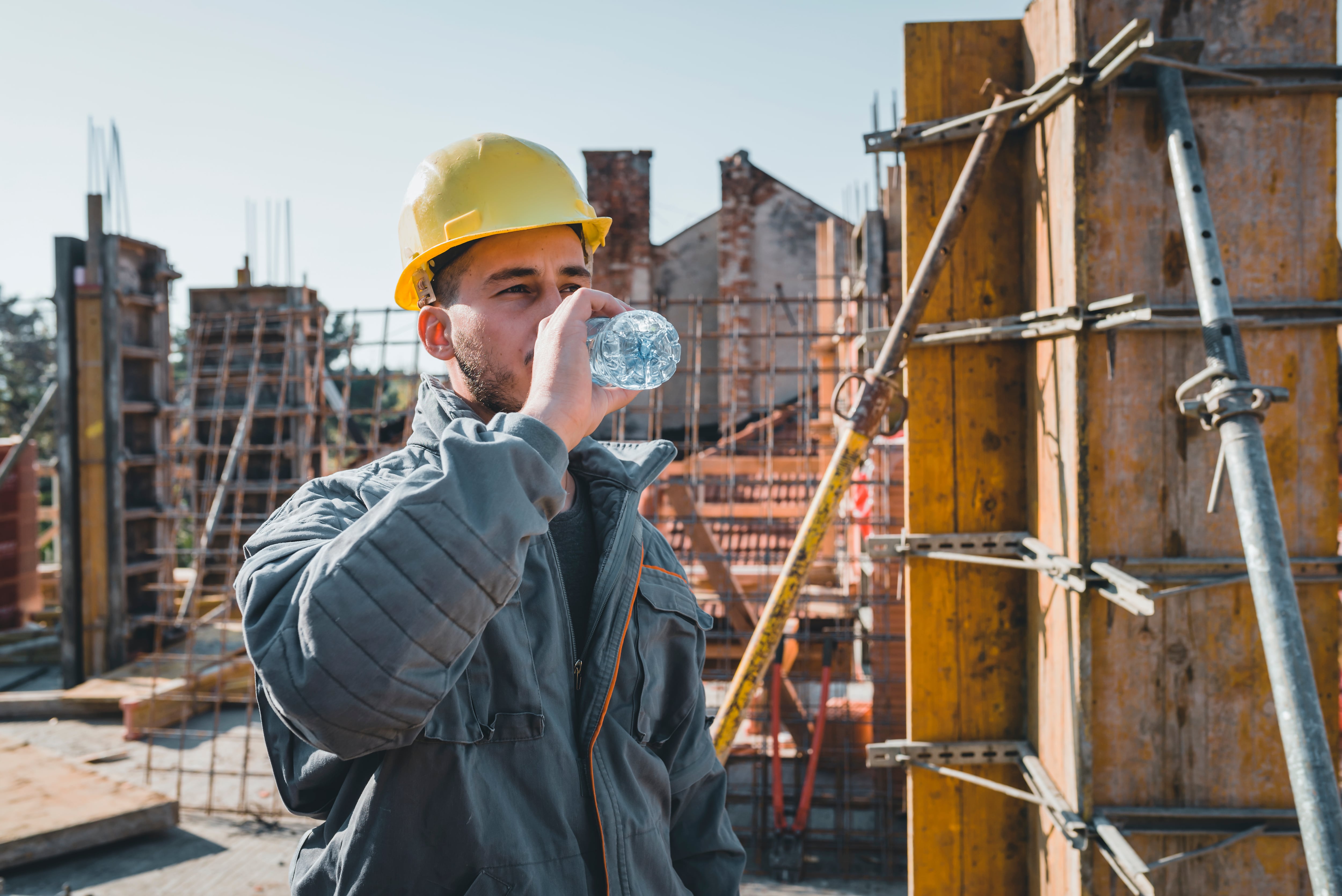 La empresa le despidió por motivos disciplinarios