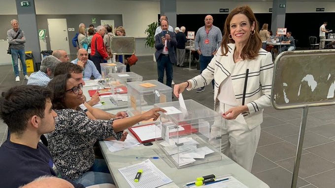 Maider Etxebarria votando en Vitoria el pasado domingo