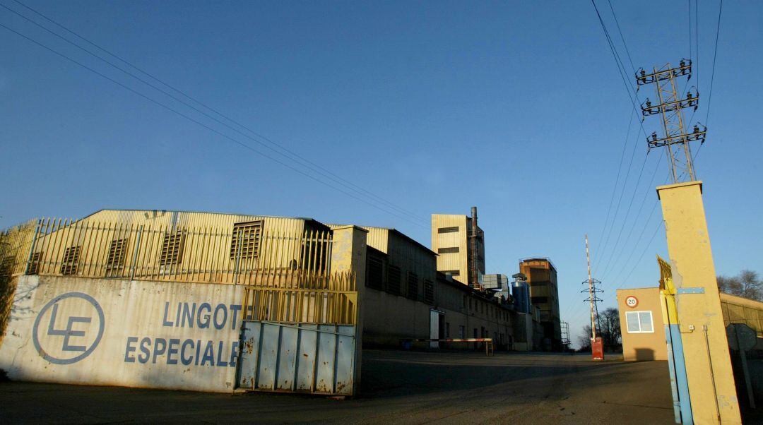 Exterior de la fábrica de Lingotes Especiales en Valladolid