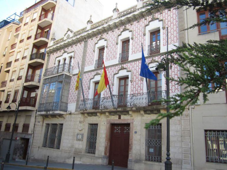 Fachada del Ayuntamiento de Crevillent