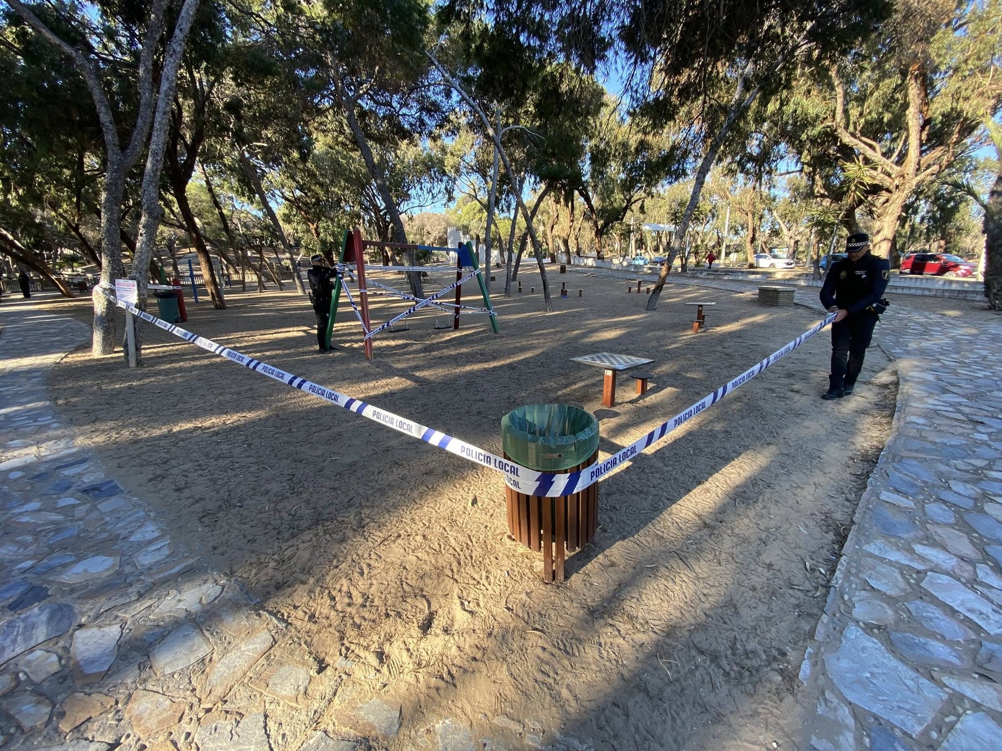 El Ayuntamiento de Guardamar del Segura (Alicante) precinta el parque tras confirmarse positivo en gripe aviar en un pavo real