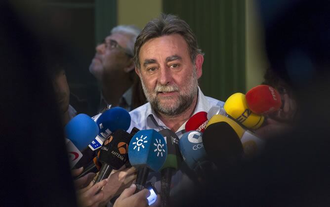 Francisco Fernández Sevilla comparece ante los medios