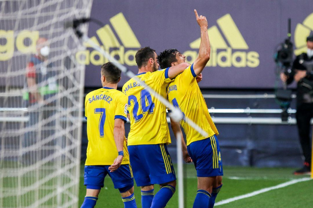 Marcos Mauro celebra el gol conseguido contra el Valencia.