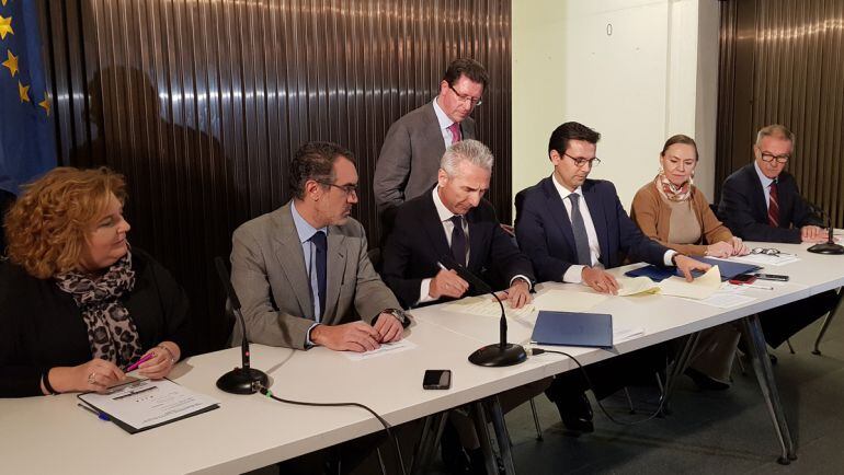 Firma del acuerdo para el traslado de los fondos de García Lorca a Granada