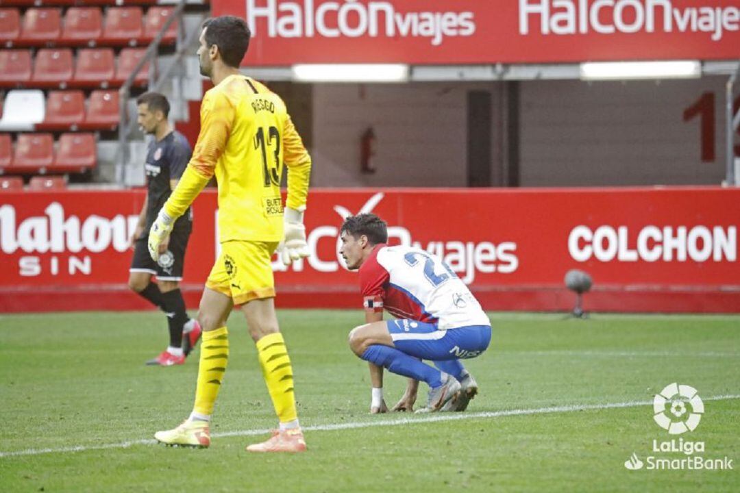 Pablo Pérez se lamenta en el terreno de juego