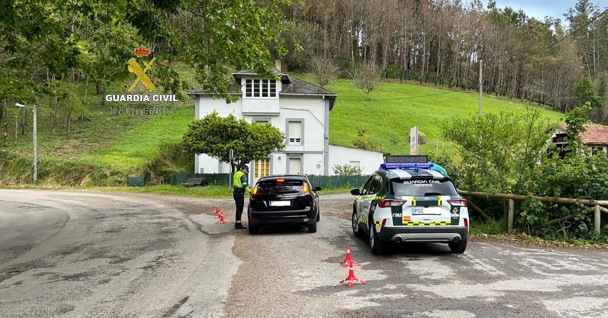 Un control de las Guardia Civil en Asturias.
