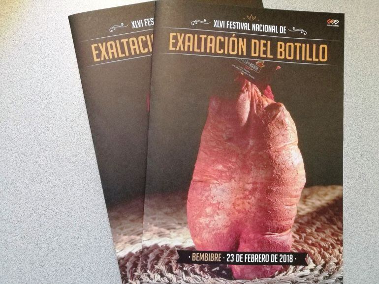 Imagen de la revista que el Ayuntamiento de Bembibre pretende retirar de los locales públicos