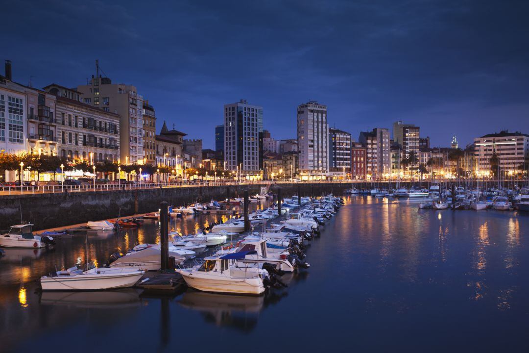Puerto Deportivo de Gijón. 