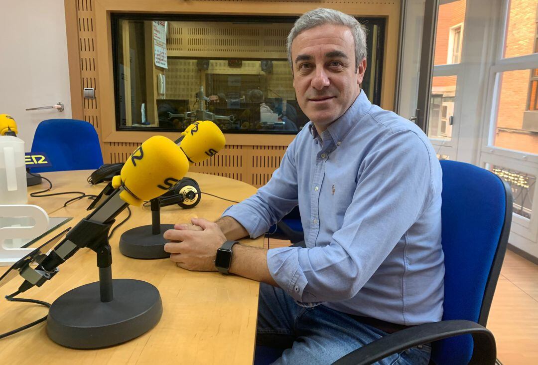 Antonio Peñarrubia, director general de La7 Región de Murcia, en los estudios de la cadena SER.