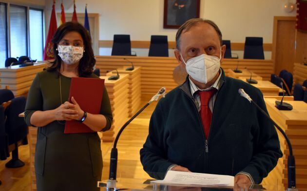 Nicolás Clavero y Pilar Zamora, durante la presentación de las cifras del remanente de tesorería este miércoles