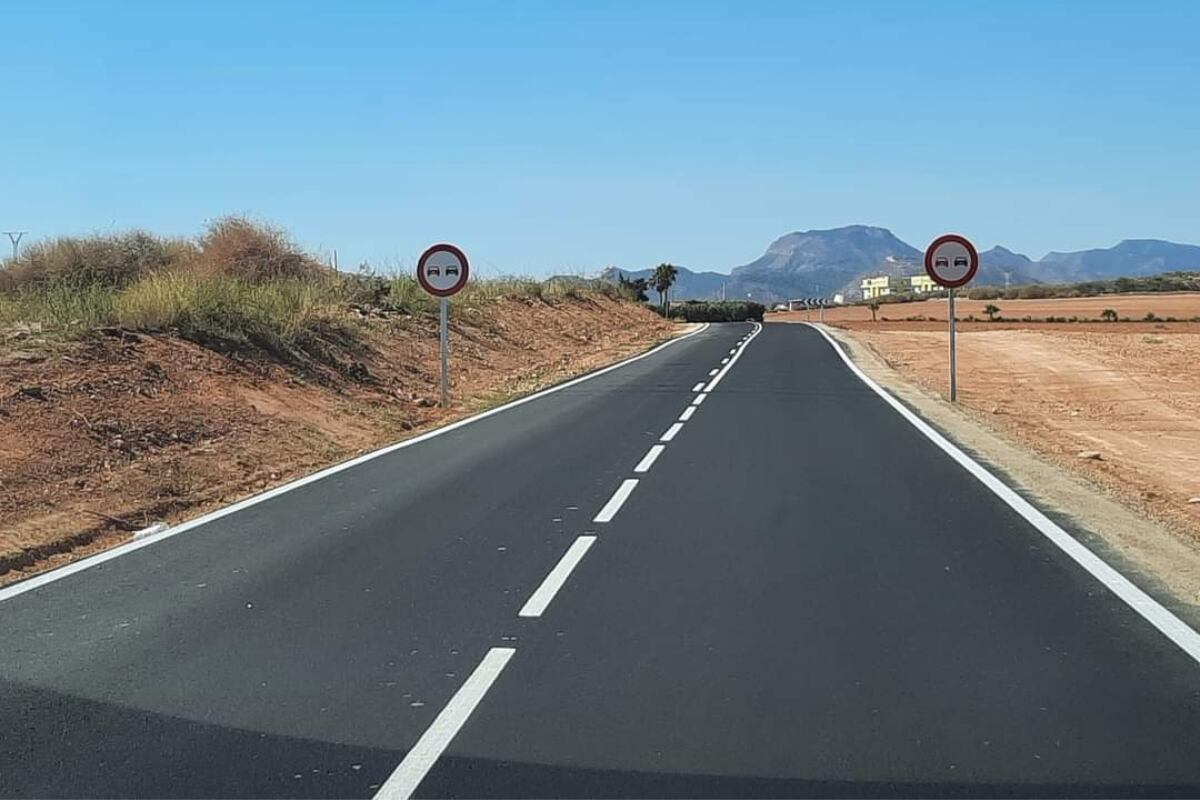 Carretera de Las Bodegas que une Roche Alto y Los Camachos con la autovía a Cartagena y Murcia