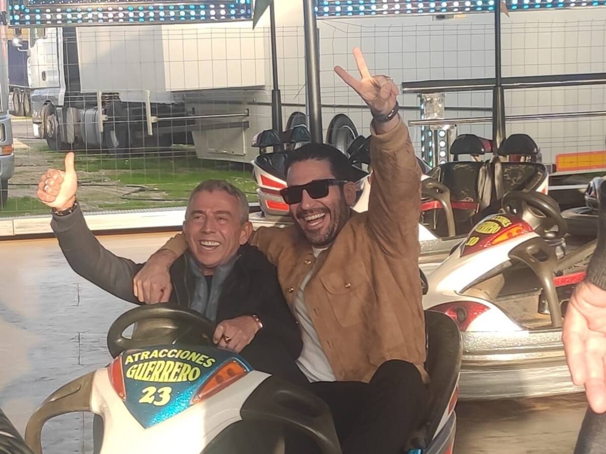 Miguel Ángel Silvestre disfruta de la Feria de la Navidad de Jerez