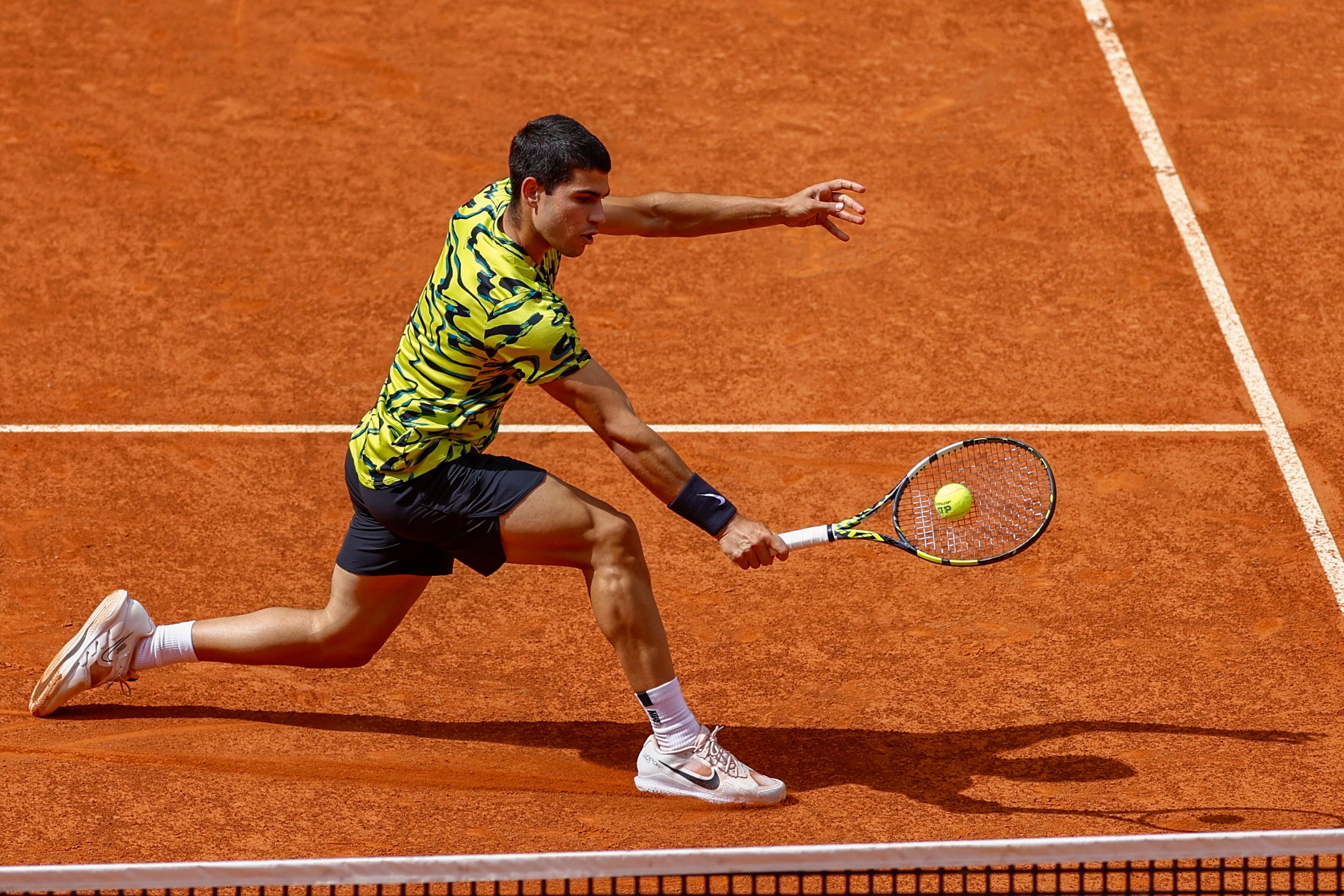 Carlos Alcaraz juega los cuartos de final del Mutua Madrid Open 2023 ante Karen Khachanov.