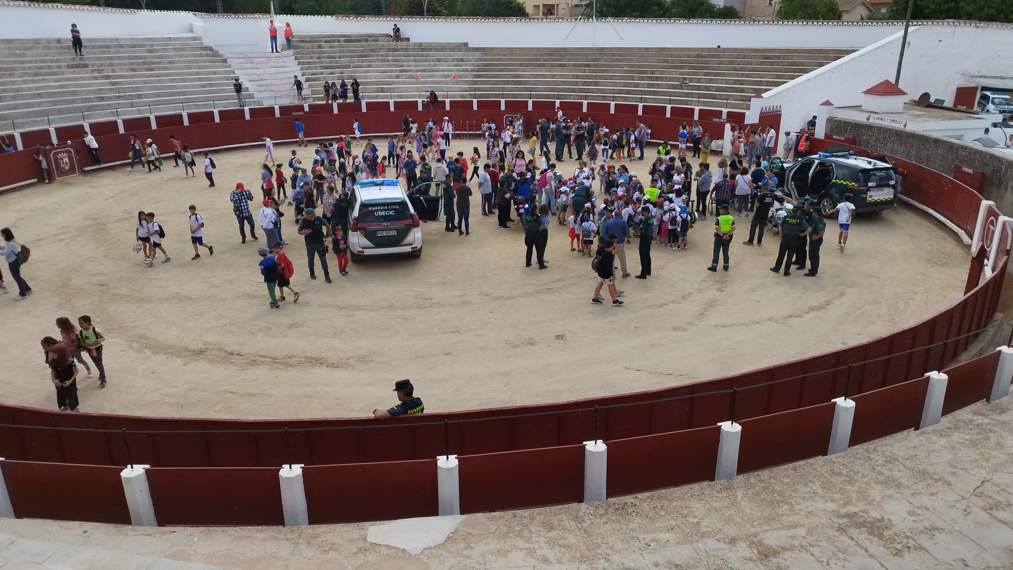 Exhibición de la Guardia Civil en Munera