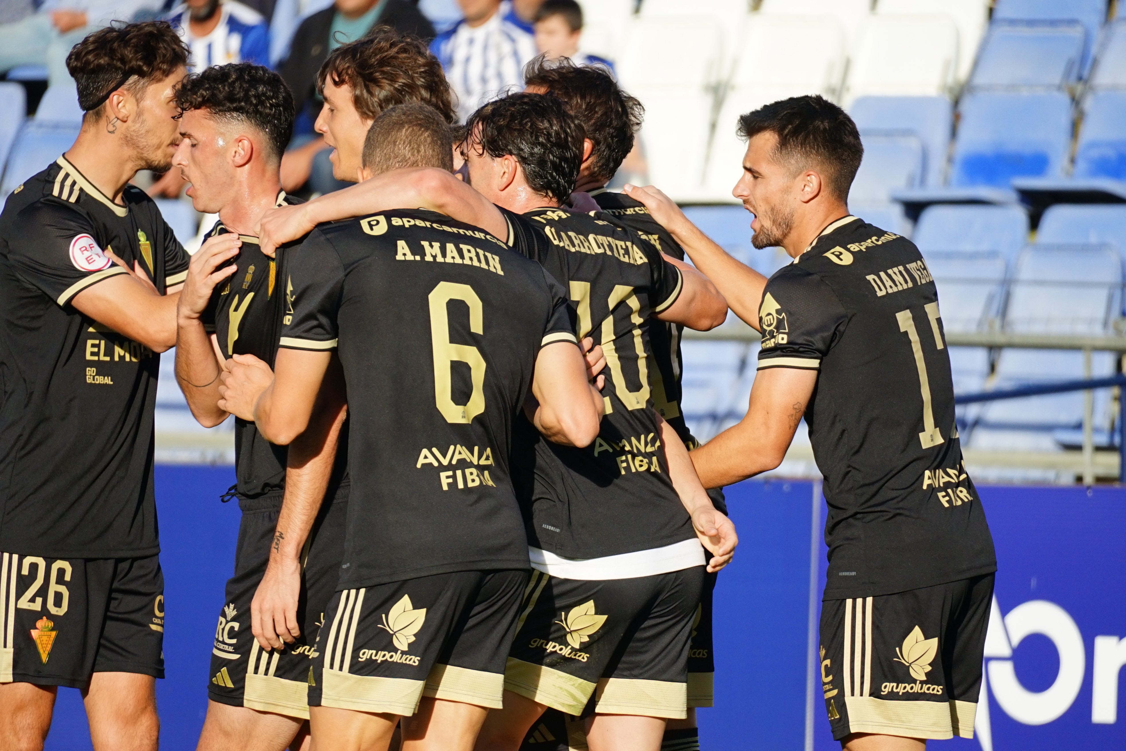 El Real Murcia celebra el gol de Pedro León ante el Recreativo de Huelva