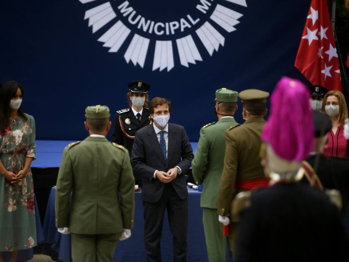 La Policía Municipal recuerda a las víctimas de la pandemia en el día de su patrón