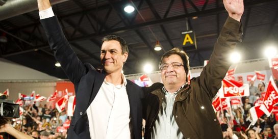 Sánchez y Vara durante un acto de campaña en Badajoz.