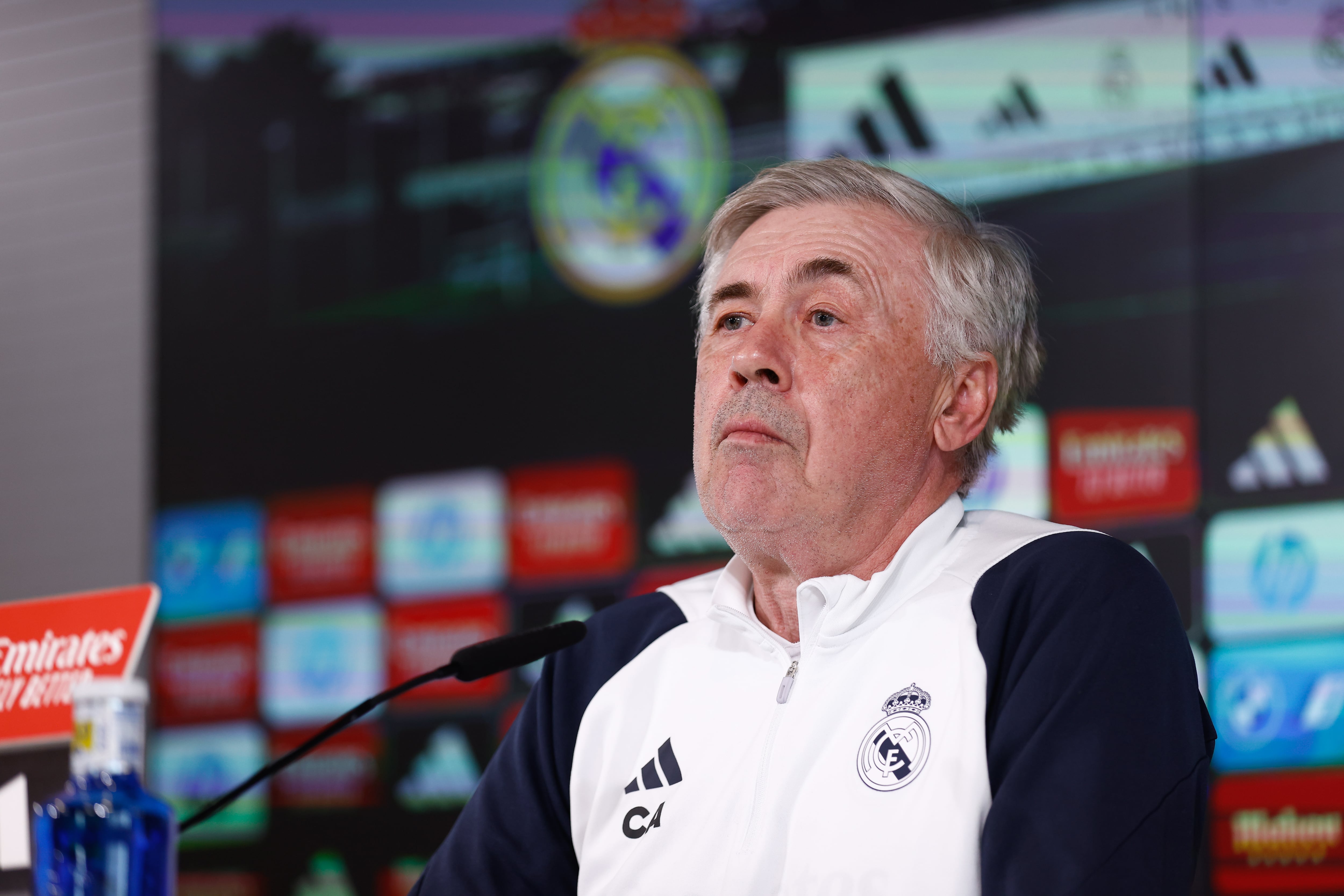 Carlo Ancelotti en la sala de prensa de Valdebebas